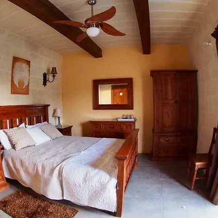 Tal Mirakli Gozo Holiday Homes דירה *